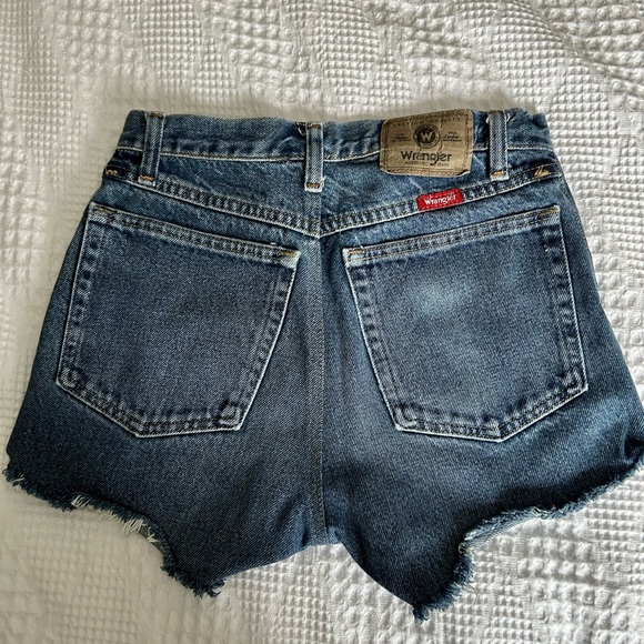 Wrangler vintage denim shorts - Picture 2 of 3